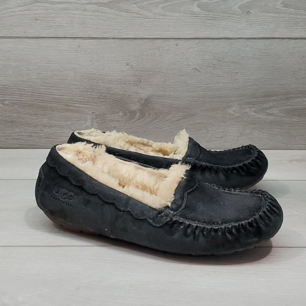 Ugg Australia Women 5732  Leather Insulated lined Loafer Slip on shoes sz 8
